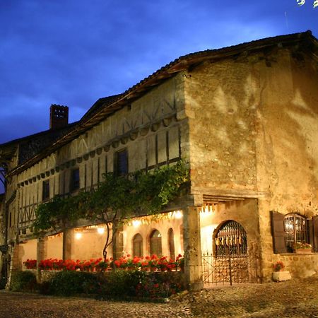 Hostellerie Du Vieux Pérouges Exterior photo