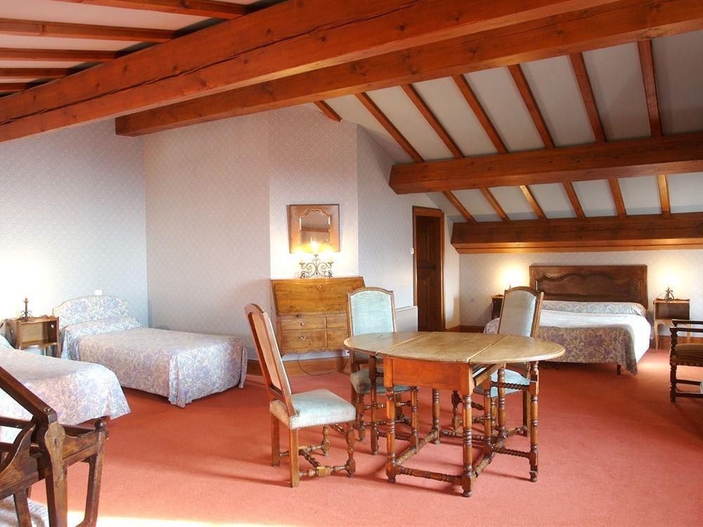 Hostellerie Du Vieux Pérouges Exterior photo