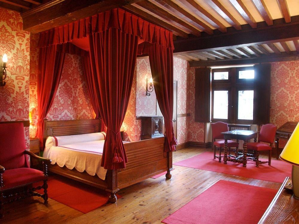 Hostellerie Du Vieux Pérouges Exterior photo