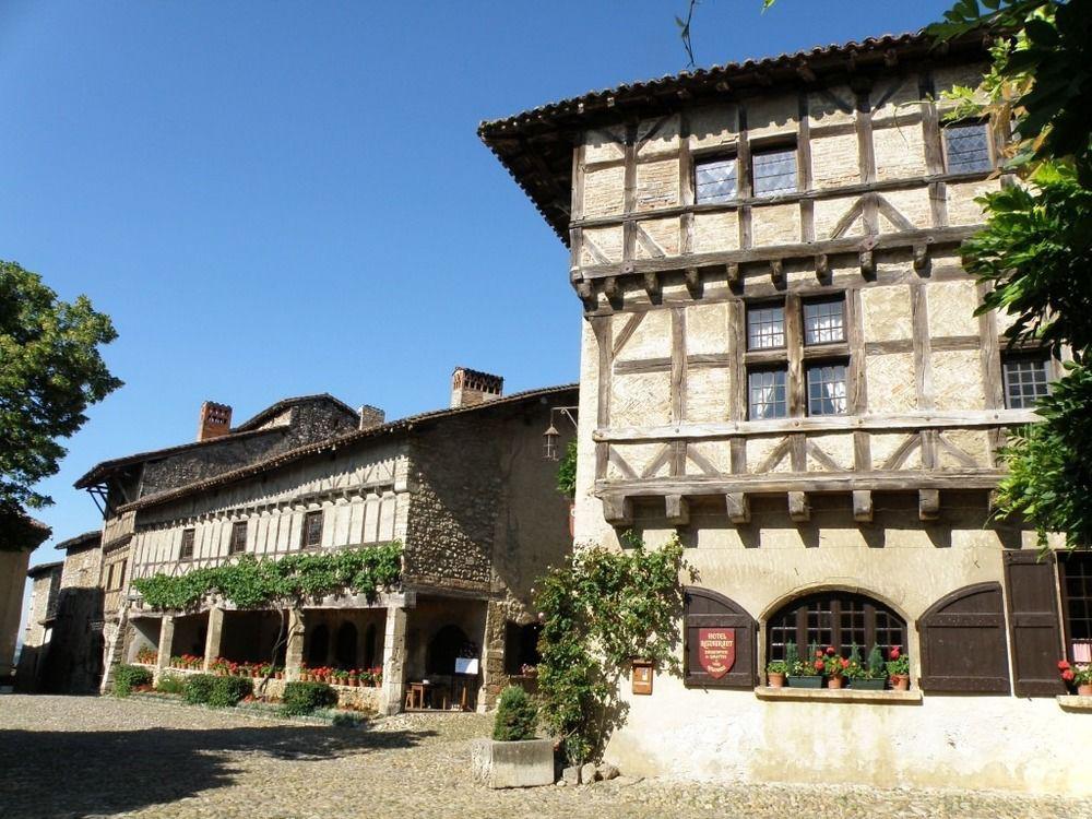 Hostellerie Du Vieux Pérouges Exterior photo