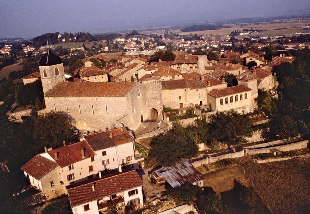 Hostellerie Du Vieux Pérouges Exterior photo